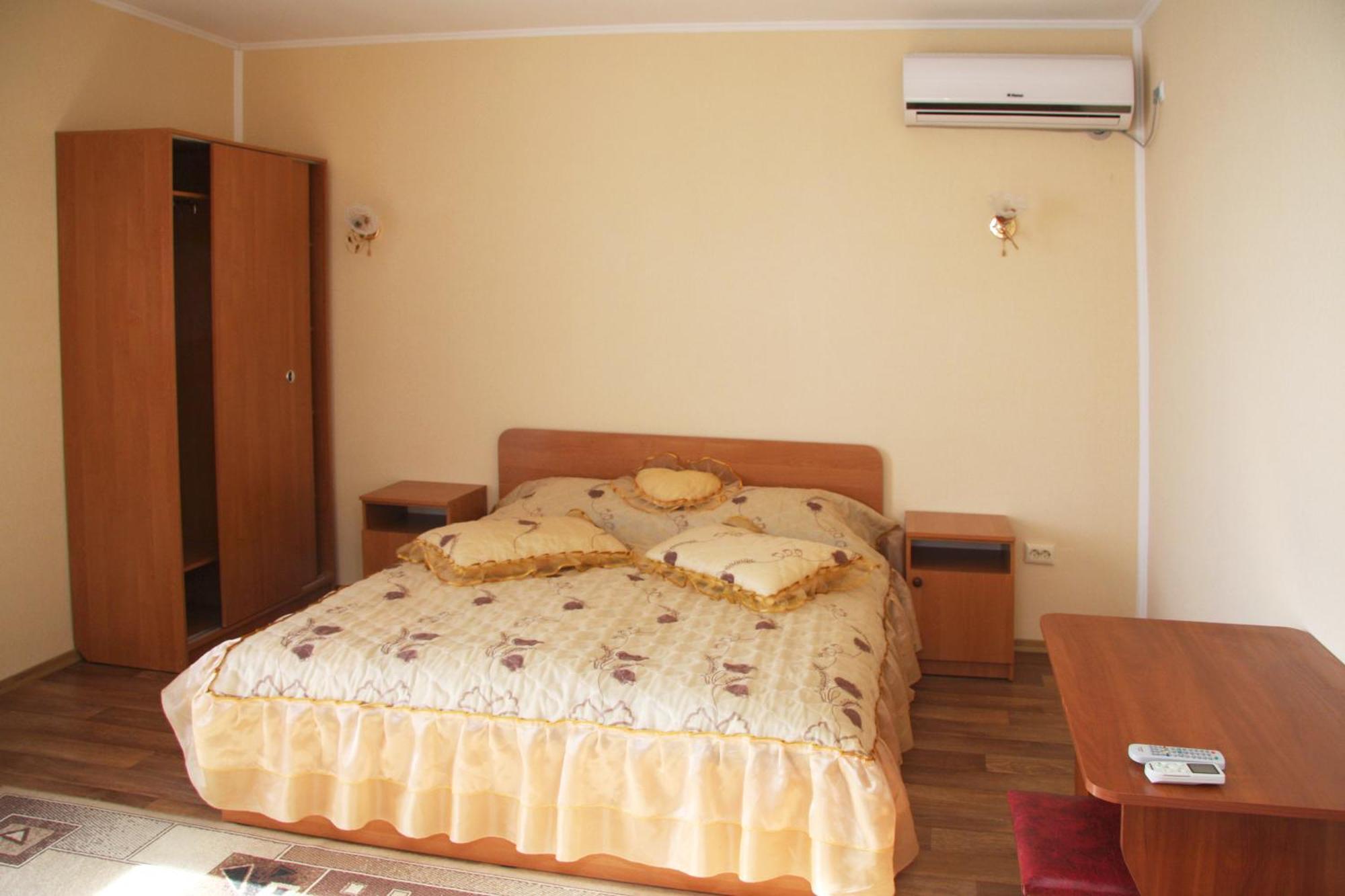 Admiral Hotel Skadovsʼk Dış mekan fotoğraf